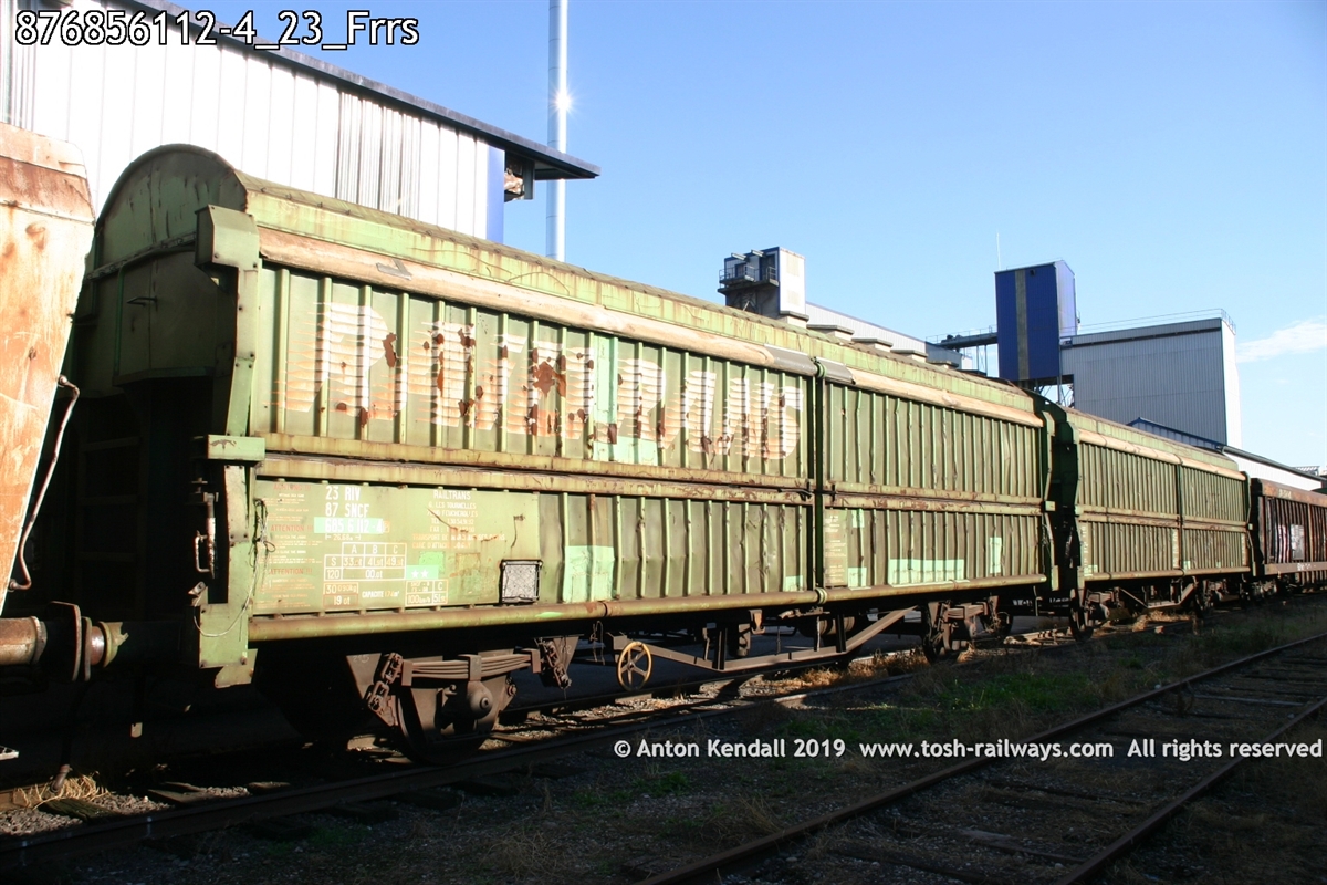 876856112-4_23_Frrs.jpg